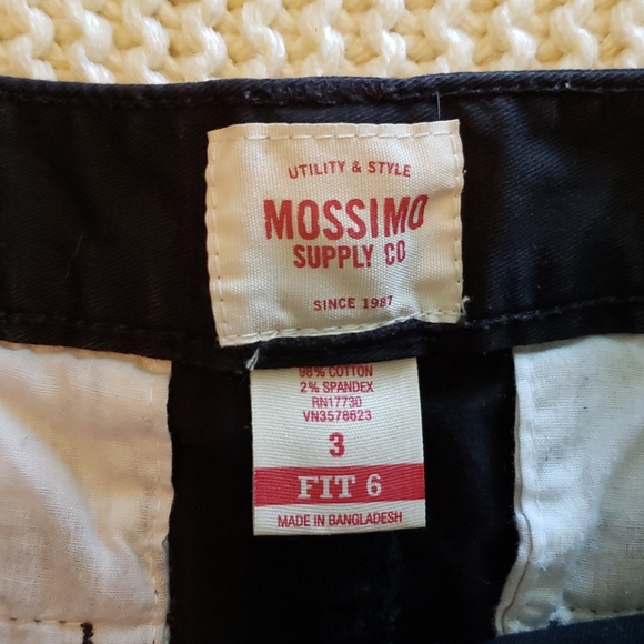 Mossimo Shorts - Picture 3 of 3